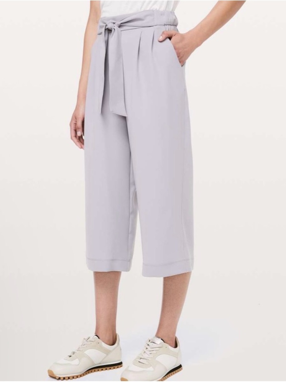 Lululemon Noir Crop